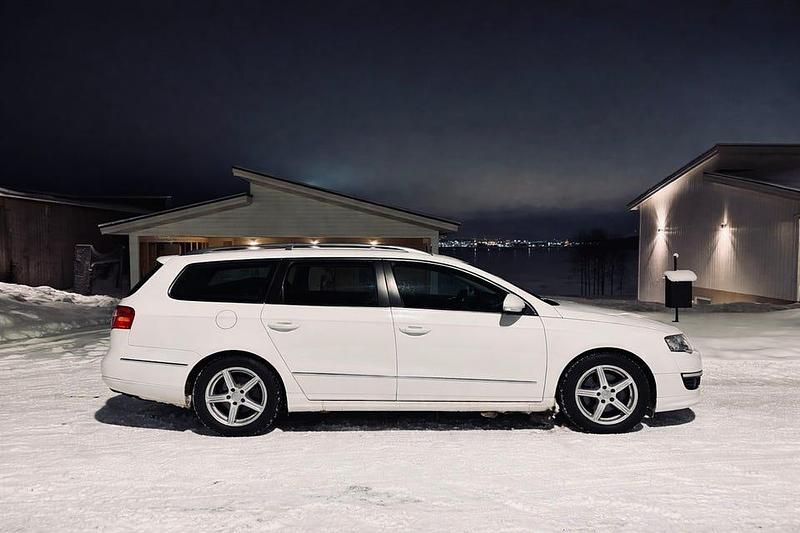 Begagnad 2010 VW Passat Sportline Kombi | 40 000 kr (Marknadspris) - Bild 1/3