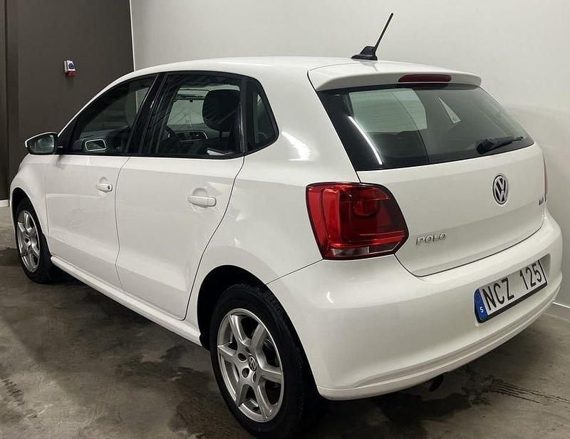 Begagnad VW Polo 90 HK (66 kW) 2013 Vit Halvkombi
