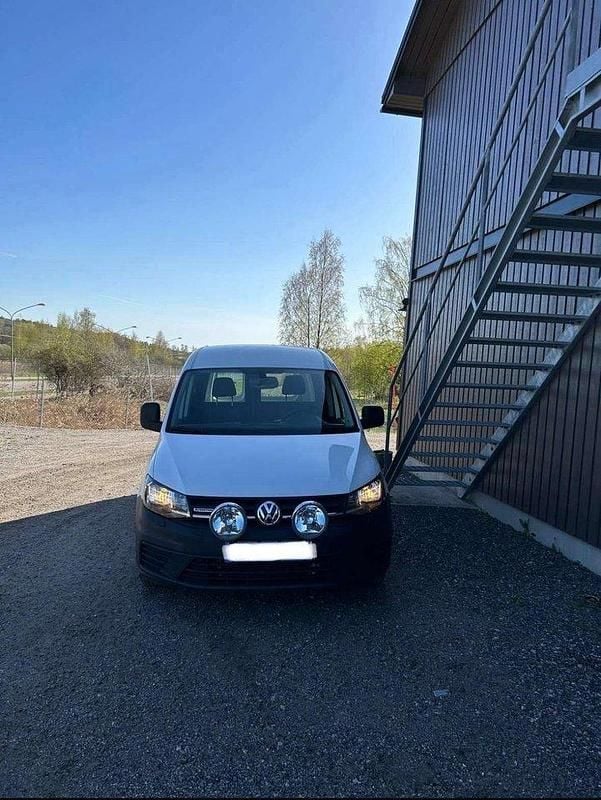 Vit Begagnad 2018 VW Caddy Maxi Minibuss | 159 900 kr - Bild 1/4