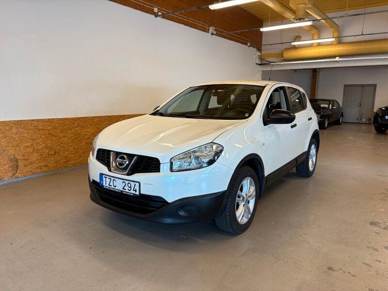 Vit Begagnad 2013 Nissan Qashqai SUV | 89 000 kr (Superpris) - Bild 1/4