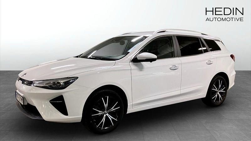 Vit (white) Begagnad 2022 MG MG5 EV Luxury Kombi | 219 900 kr (Marknadspris) - Bild 1/4