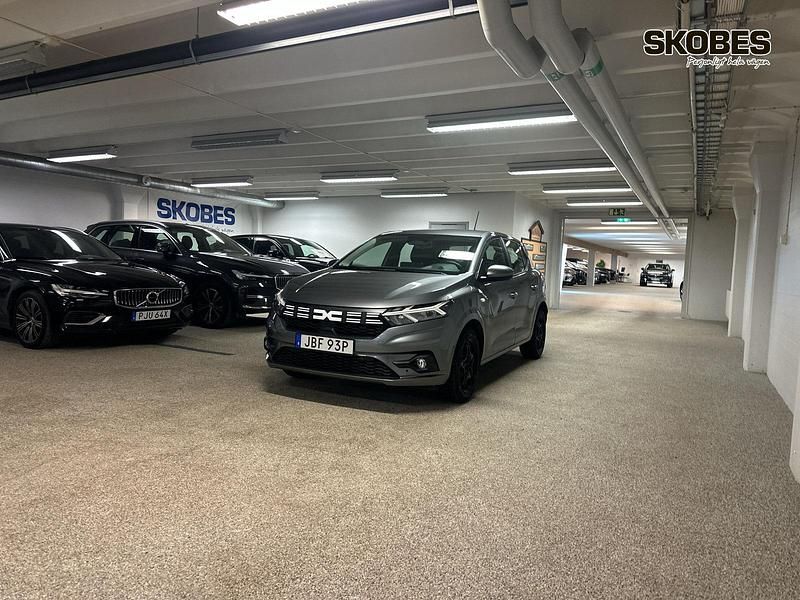 Begagnad Dacia Sandero Expression 91 HK (66 kW) 2025 Grå Halvkombi