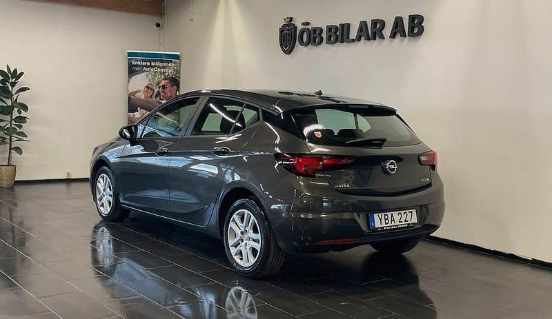 Begagnad Opel Astra Enjoy 105 HK (77 kW) 2016 Grå Halvkombi