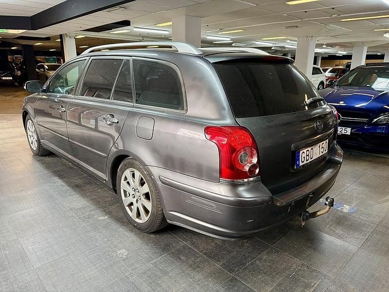 Begagnad Toyota Avensis 147 HK (108 kW) 2007 Grå Kombi
