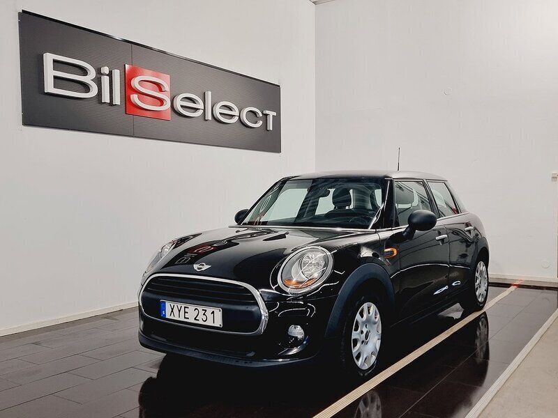 Svart Begagnad 2015 Mini ONE Pepper Halvkombi | 99 900 kr (Marknadspris) - Bild 1/4
