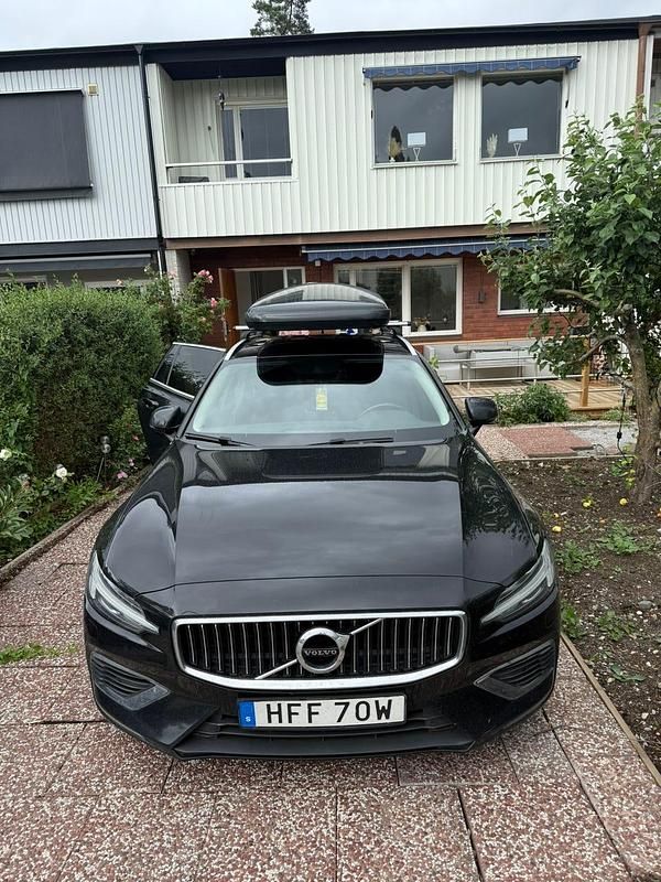 Begagnad 2021 Volvo V60 Kombi | 224 000 kr (Marknadspris) - Bild 1/4