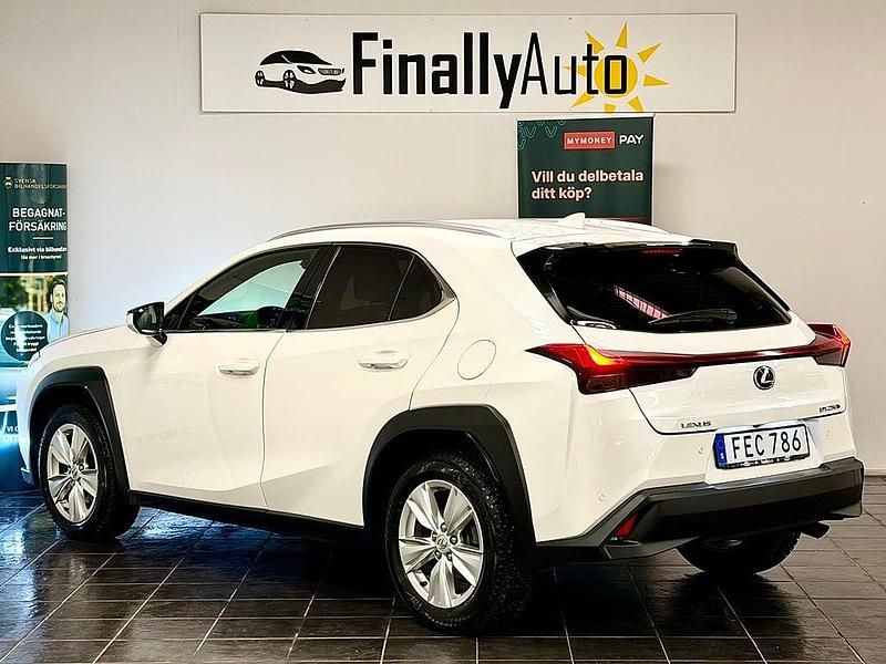 Begagnad Lexus UX 250h 184 HK (135 kW) 2021 Vit SUV