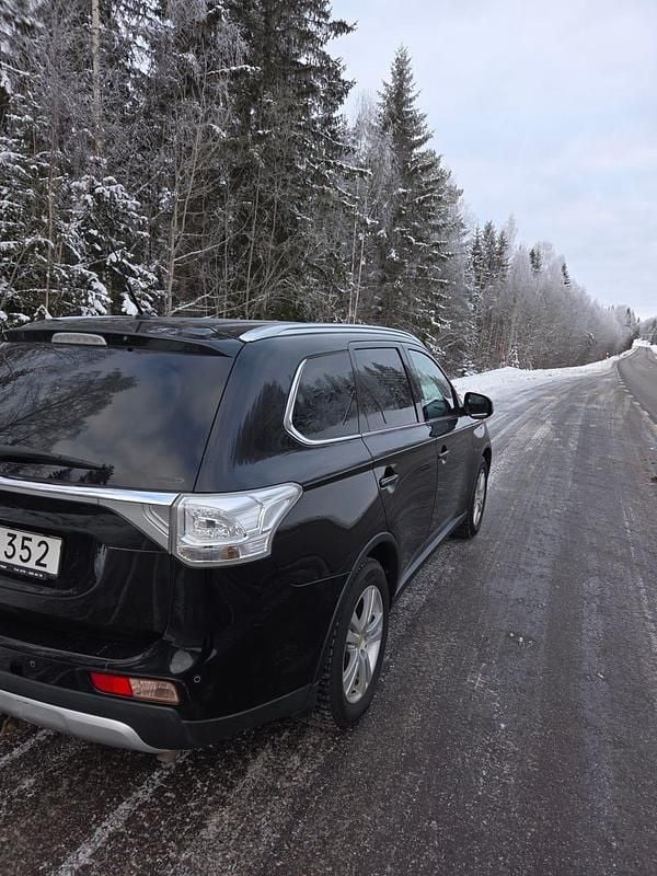 Begagnad Mitsubishi Outlander 150 HK (110 kW) 2015 SUV