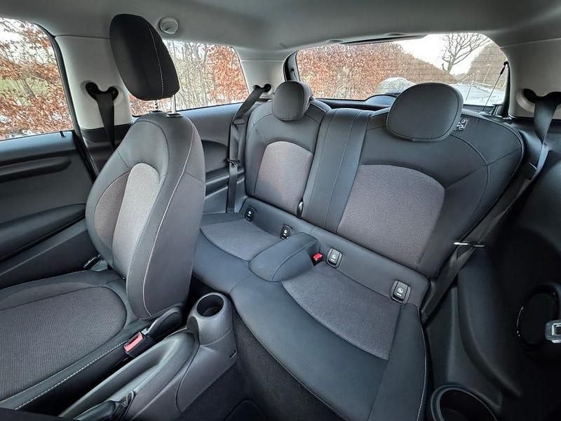 Begagnad Mini Cooper 136 HK (100 kW) 2017 Halvkombi