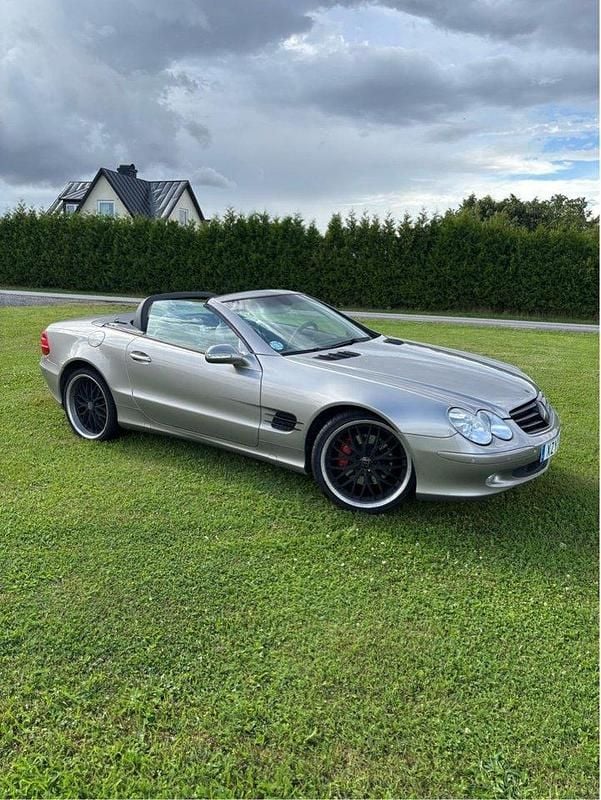 Grå Begagnad 2003 Mercedes SL500 Cab | 149 000 kr - Bild 1/4