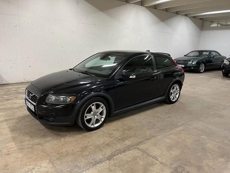 Svart Begagnad 2009 Volvo C30 Momentum Halvkombi | 29 900 kr (Bra pris) - Bild 1/4