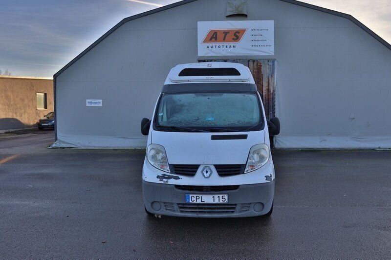 Begagnad Renault Trafic 115 HK (84 kW) 2007 Vit Minibuss