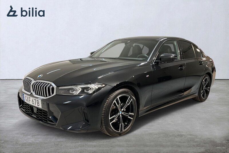 Svart Begagnad 2024 BMW 320 M Sport Sedan | 469 800 kr (Marknadspris) - Bild 1/4