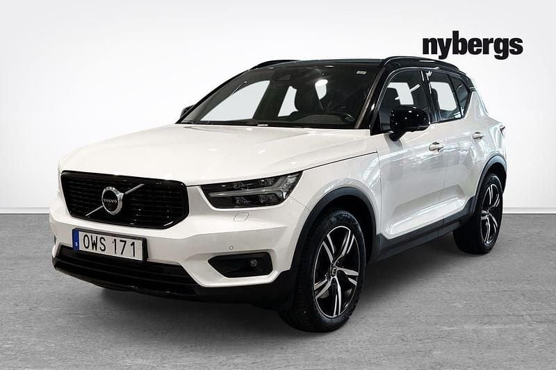 Vit Begagnad 2019 Volvo XC40 R-Design SUV | 299 000 kr (Marknadspris) - Bild 1/4