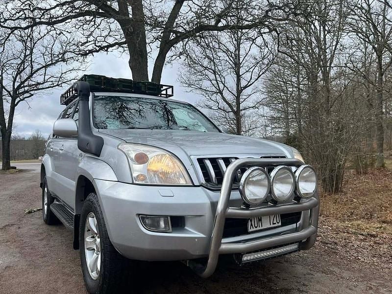 Begagnad Toyota Land Cruiser 166 HK (122 kW) 2006