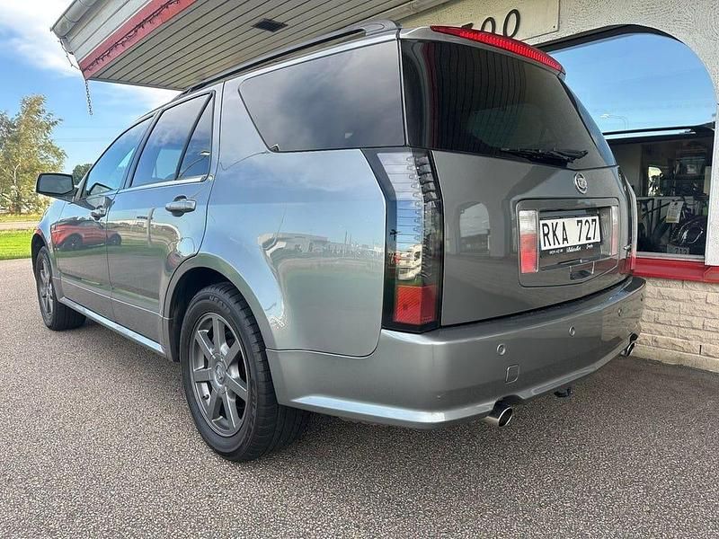 Begagnad Cadillac SRX 325 HK (239 kW) 2004 Grå SUV