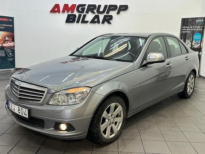 Grå Begagnad 2008 Mercedes C180 Sedan | 59 900 kr (Marknadspris) - Bild 1/4