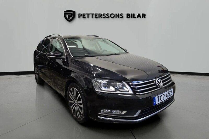 Svart Begagnad 2012 VW Passat Kombi | 99 900 kr (Marknadspris) - Bild 1/4