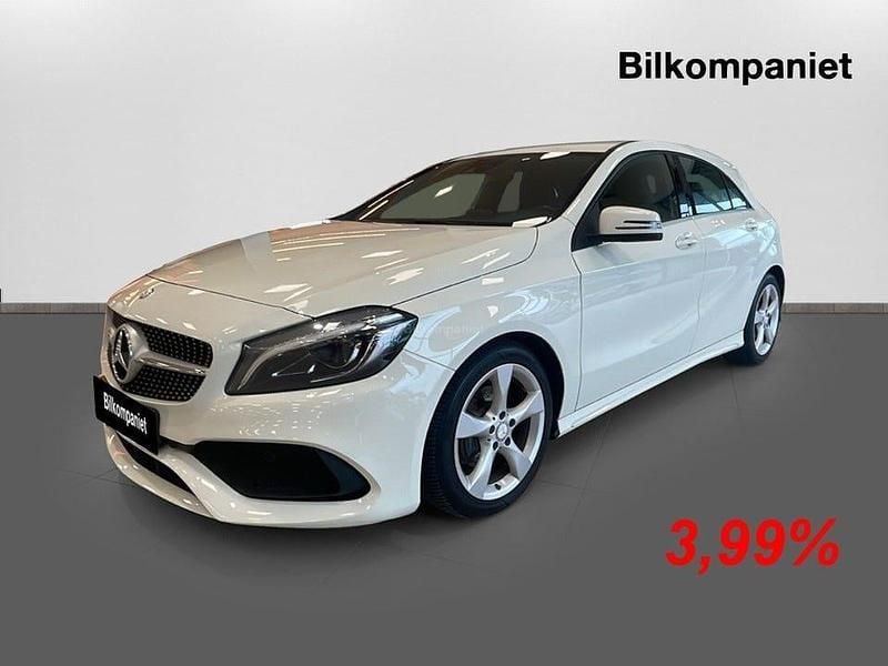 Vit Begagnad 2017 Mercedes A200 AMG Halvkombi | 159 900 kr (Bra pris) - Bild 1/4