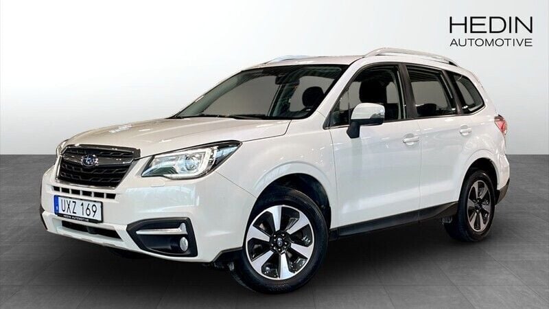 Vit (white) Begagnad 2017 Subaru Forester SUV | 184 900 kr (Marknadspris) - Bild 1/4