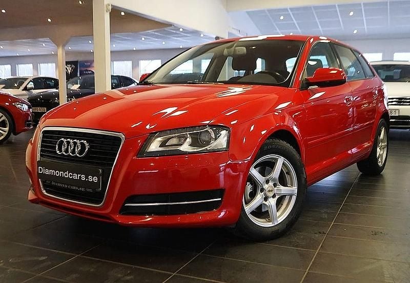 Begagnad Audi A3 Sportback 140 HK (102 kW) 2012 Röd Halvkombi