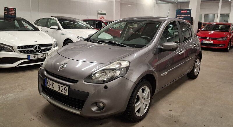 Grå Begagnad 2012 Renault Clio IV Halvkombi | 49 999 kr (Bra pris) - Bild 1/4