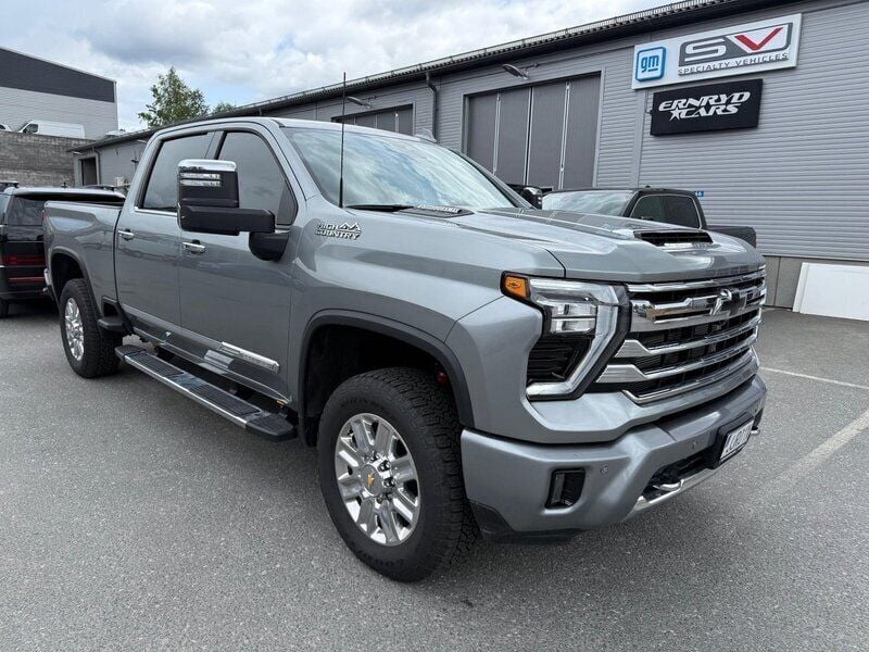 Begagnad 2024 Chevrolet Silverado Van | 1 436 250 kr - Bild 1/4