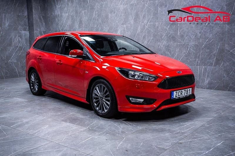 Röd Begagnad 2017 Ford Focus ST-Line Kombi | 89 800 kr (Superpris) - Bild 1/4