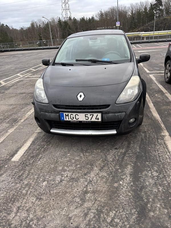 Begagnad 2012 Renault Clio R.S. Halvkombi | 17 000 kr (Bra pris) - Bild 1/4