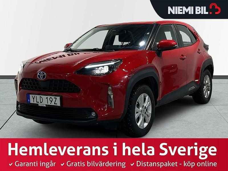 Röd Begagnad 2022 Toyota Yaris Cross SUV | 269 900 kr (Marknadspris) - Bild 1/3