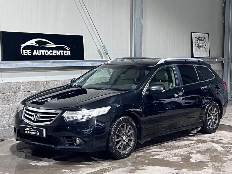 Svart Begagnad 2012 Honda Accord Executive Kombi | 62 900 kr (Marknadspris) - Bild 1/4