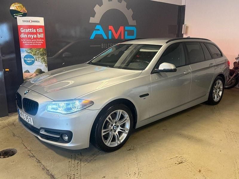 Silver Begagnad 2016 BMW 520 Kombi | 139 000 kr (Bra pris) - Bild 1/4