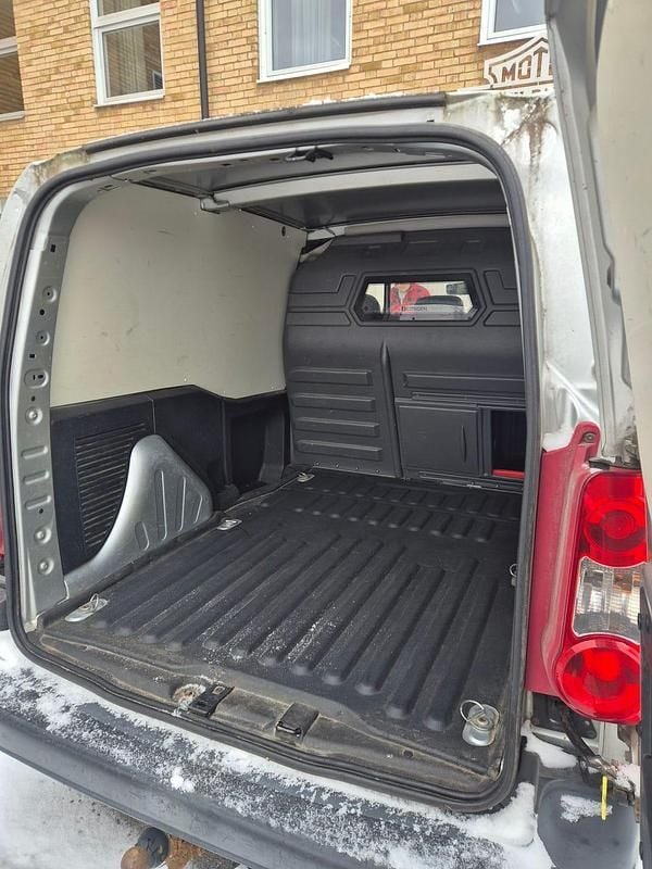 Begagnad Citroën Berlingo 90 HK (66 kW) 2010 Minibuss