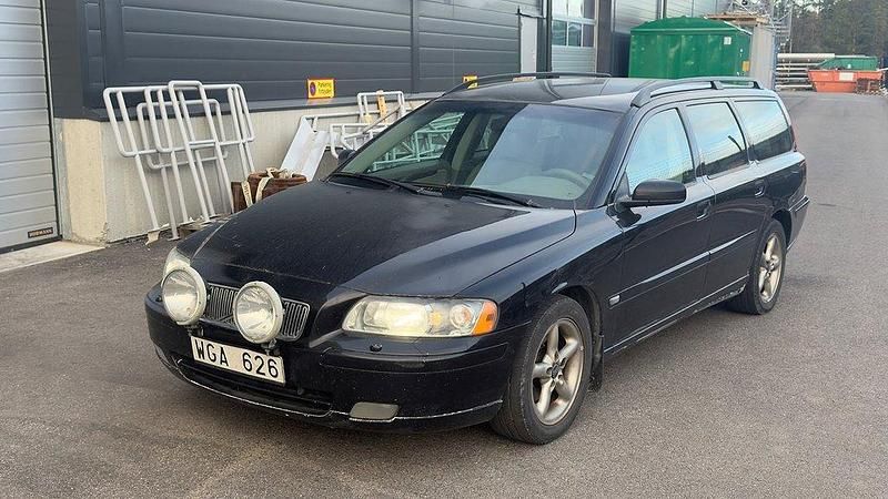 Svart Begagnad 2004 Volvo V70 Kinetic Kombi | 16 800 kr (Superpris) - Bild 1/4