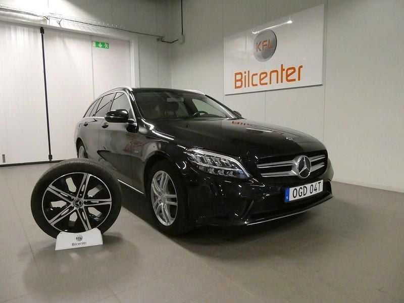 Svart Begagnad 2020 Mercedes C300 Kombi | 279 900 kr (Bra pris) - Bild 1/3