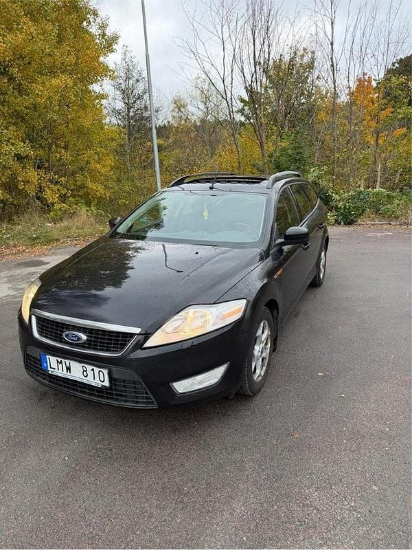 Svart Begagnad 2010 Ford Mondeo Kombi | 35 500 kr (Superpris) - Bild 1/4