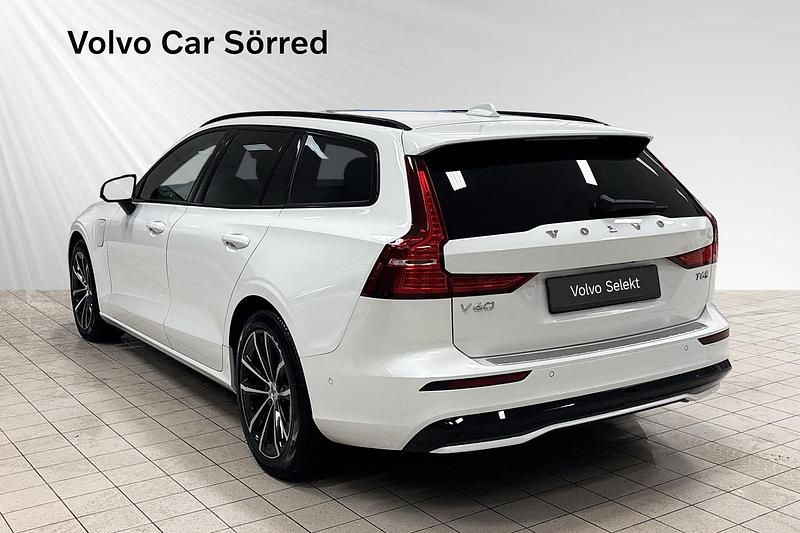 Begagnad Volvo V60 Plus 350 HK (257 kW) 2024 Vit Kombi