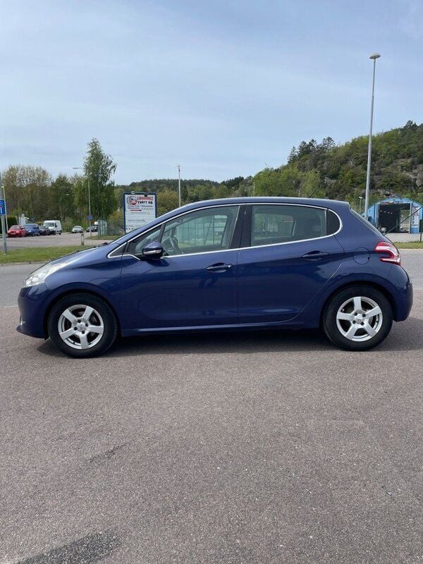 Blå Begagnad 2012 Peugeot 208 Halvkombi | 44 900 kr (Marknadspris) - Bild 1/1