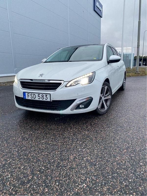 Vit Begagnad 2015 Peugeot 308 Allure Kombi | 66 000 kr (Bra pris) - Bild 1/4