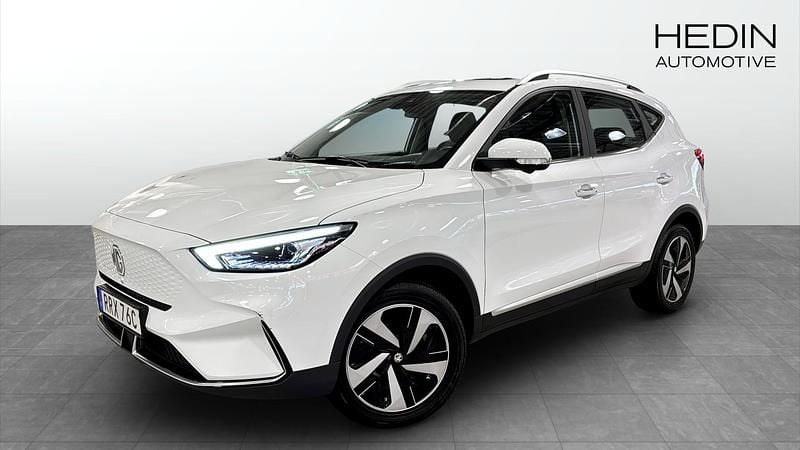 Vit (white) Begagnad 2023 MG ZS Luxury SUV | 249 900 kr (Marknadspris) - Bild 1/4
