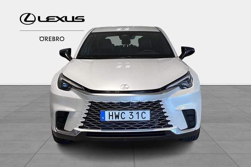 Begagnad Lexus LBX 138 HK (101 kW) 2024 Vit SUV