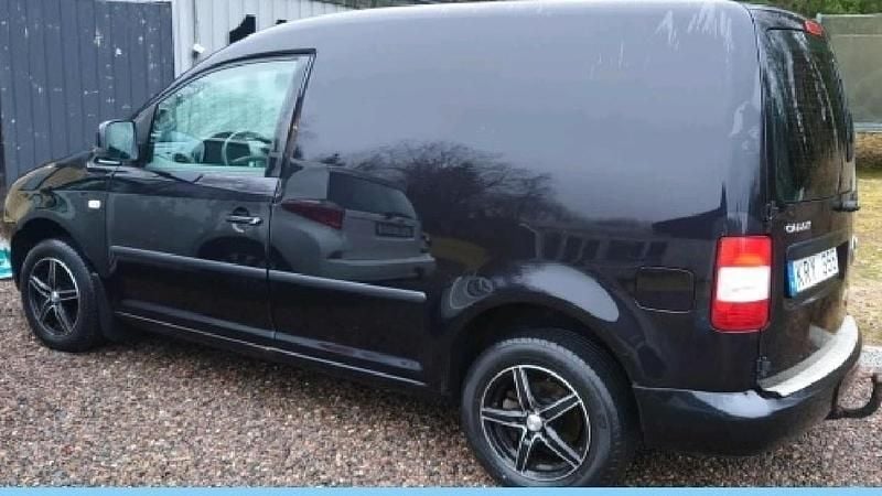 Svart Begagnad 2010 VW Caddy Minibuss | 59 900 kr (Marknadspris) - Bild 1/4