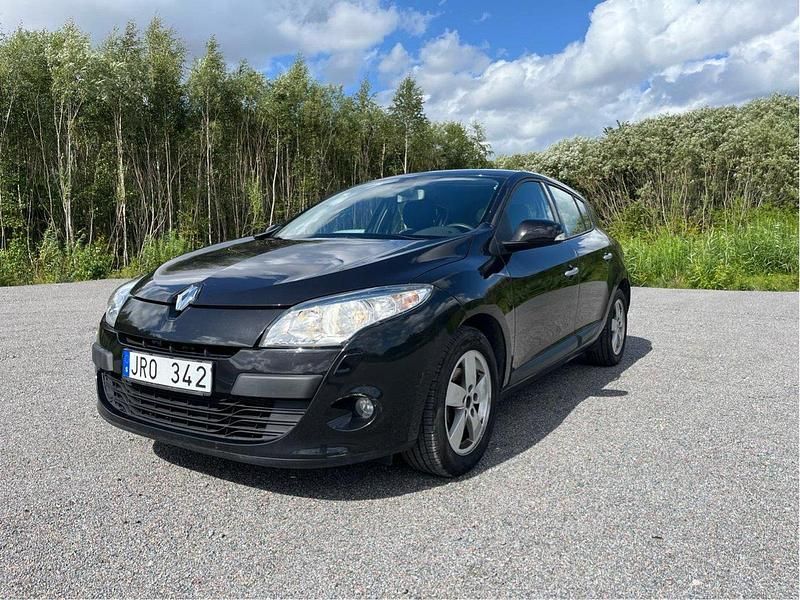 Svart Begagnad 2009 Renault Mégane III Halvkombi | 45 000 kr (Bra pris) - Bild 1/4