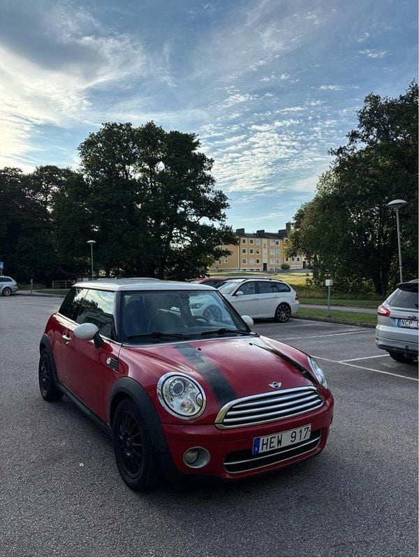 Röd Begagnad 2010 Mini Cooper Halvkombi | 52 000 kr (Bra pris) - Bild 1/4