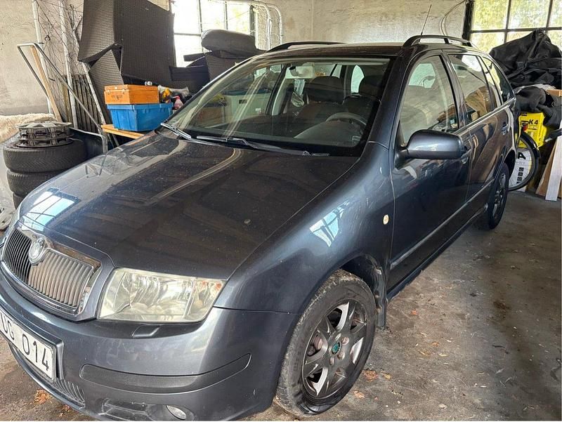 Grå Begagnad 2007 Skoda Fabia Kombi | 19 500 kr (Marknadspris) - Bild 1/4