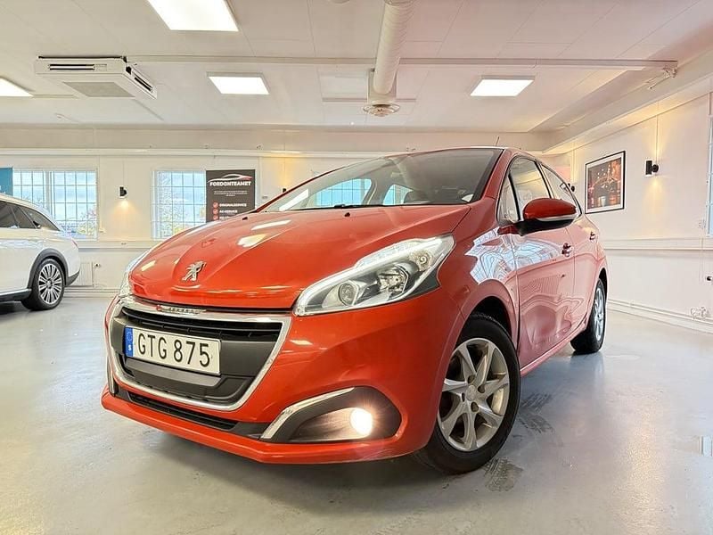 Orange Begagnad 2015 Peugeot 208 Halvkombi | 48 900 kr (Superpris) - Bild 1/4