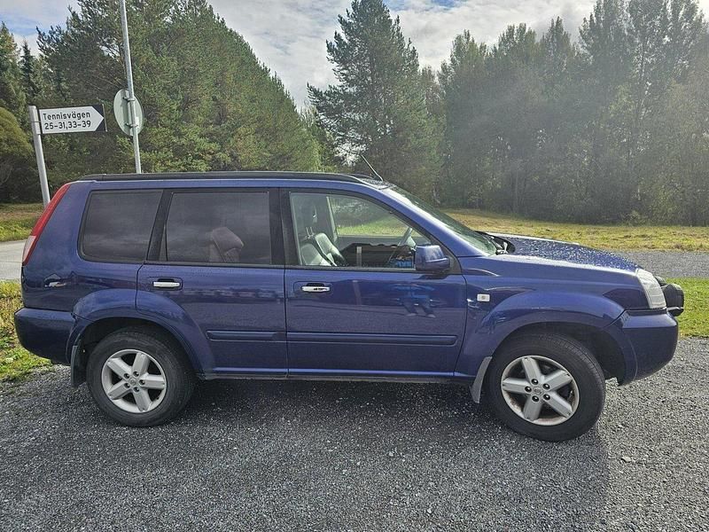 Blå Begagnad 2005 Nissan X-Trail SUV | 16 000 kr (Marknadspris) - Bild 1/4