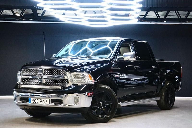 Svart Begagnad 2014 Dodge Ram Pickup | 269 900 kr (Marknadspris) - Bild 1/4