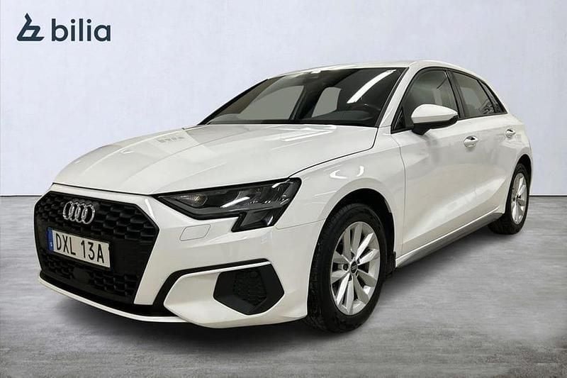 Vit Begagnad 2023 Audi A3 Proline Sedan | 249 900 kr (Marknadspris) - Bild 1/4