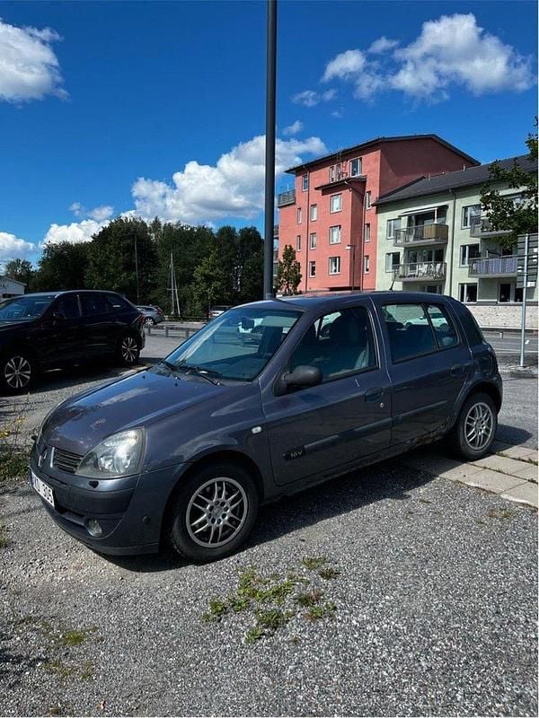 Blå Begagnad 2006 Renault Clio R.S. Halvkombi | 4 500 kr (Superpris) - Bild 1/2